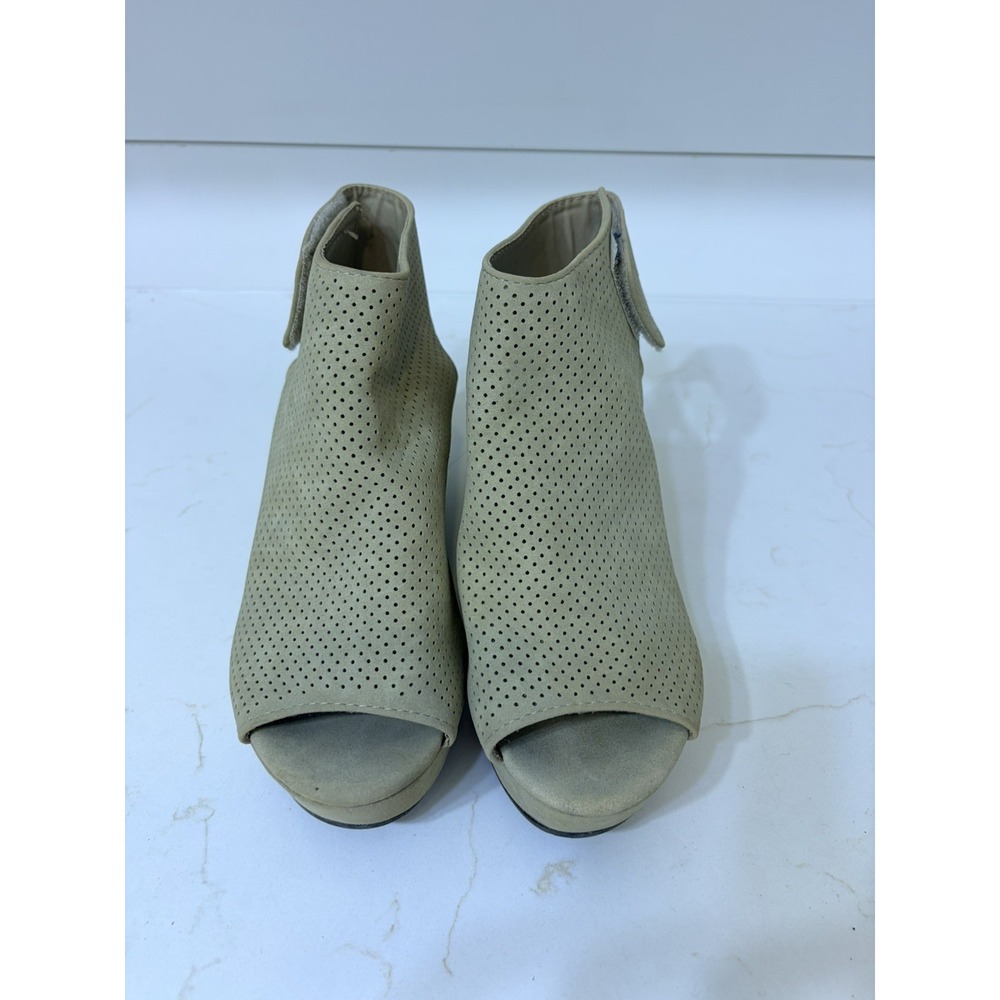 Pierre Dumas Perforated Platform Wedge Sandals Tan Suede Peep Toe Womens 7.5